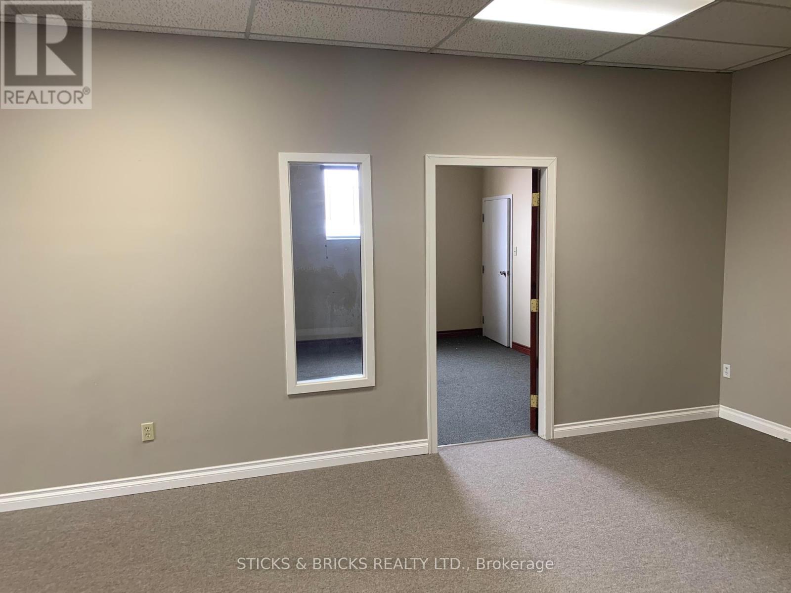 303 - 4673 Ontario Avenue, Niagara Falls (210 - Downtown), Ontario  L2E 3R1 - Photo 5 - X9410851