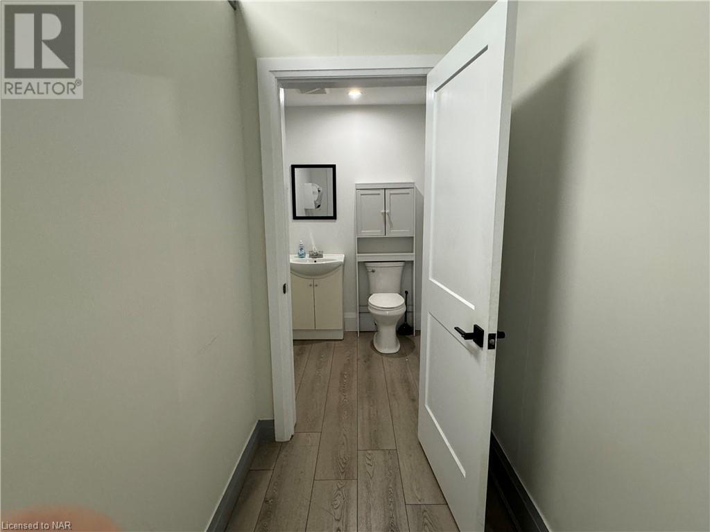 40 Jarvis Street, Fort Erie (332 - Central), Ontario  L2A 2S4 - Photo 3 - X9767544