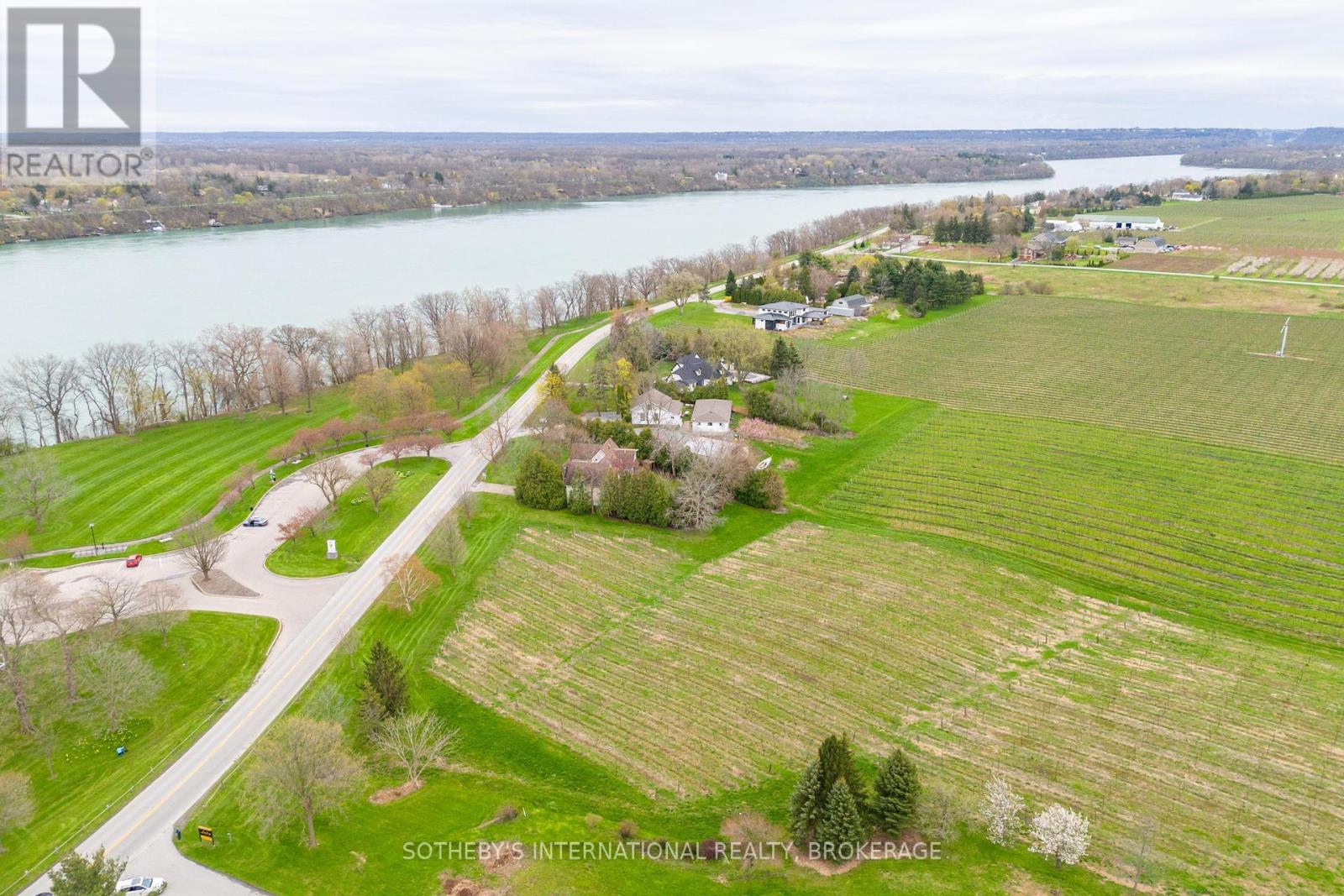 15936 Niagara River Parkway, Niagara-On-The-Lake (103 - River), Ontario  L0S 1J0 - Photo 11 - X11891098