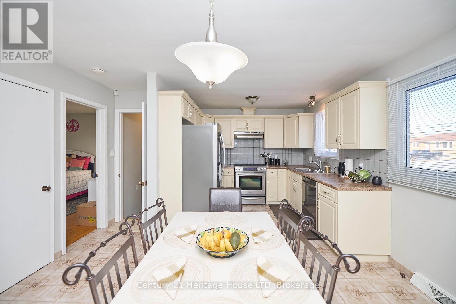 14 Janet Street, Port Colborne (875 - Killaly East), Ontario  L3K 2E7 - Photo 3 - X11891857
