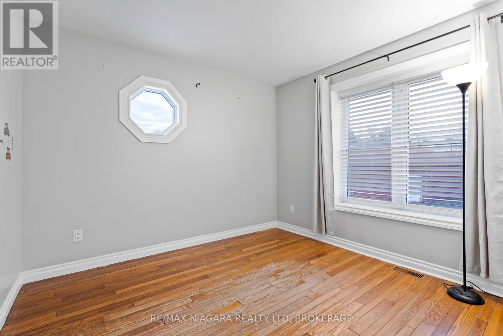 20 Tanbark Road, Niagara-On-The-Lake (107 - Glendale), Ontario  L0S 1J0 - Photo 14 - X11906996