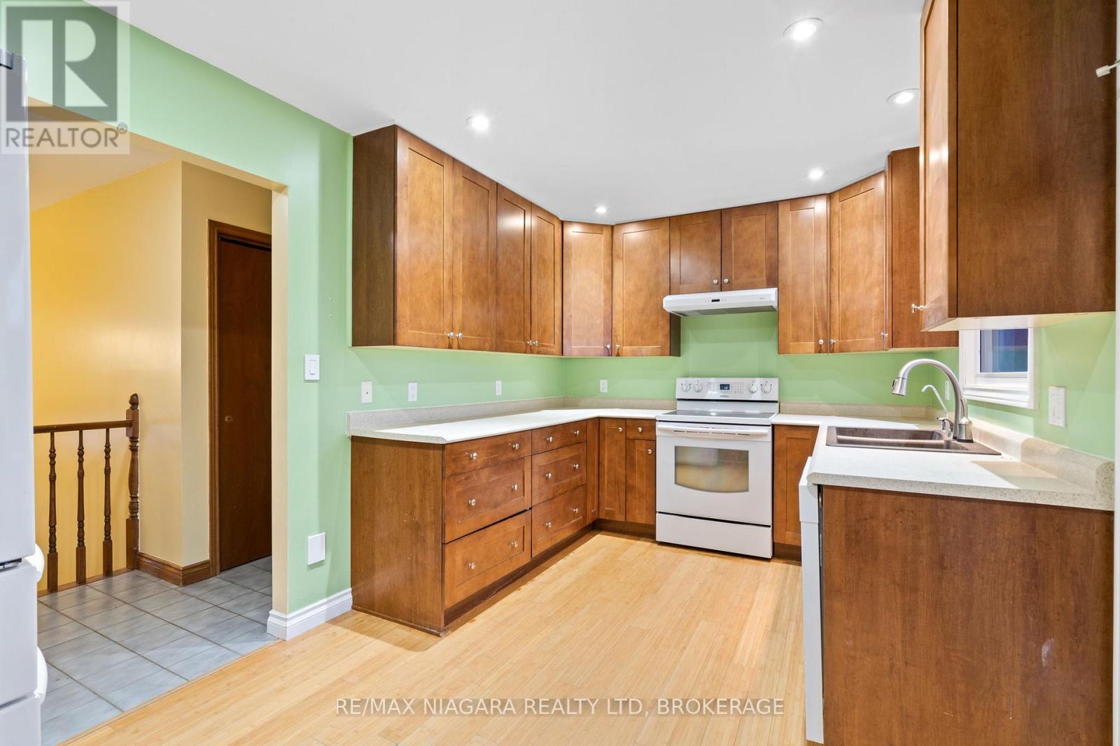 20 Tanbark Road, Niagara-On-The-Lake (107 - Glendale), Ontario  L0S 1J0 - Photo 15 - X11906996