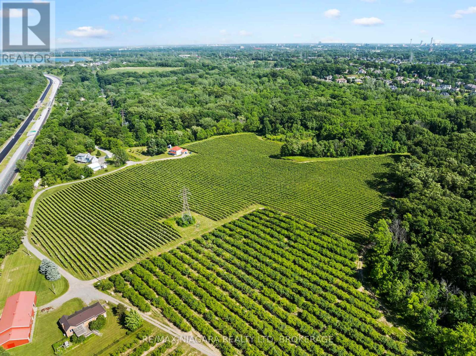 20 Tanbark Road, Niagara-On-The-Lake (107 - Glendale), Ontario  L0S 1J0 - Photo 6 - X11906996