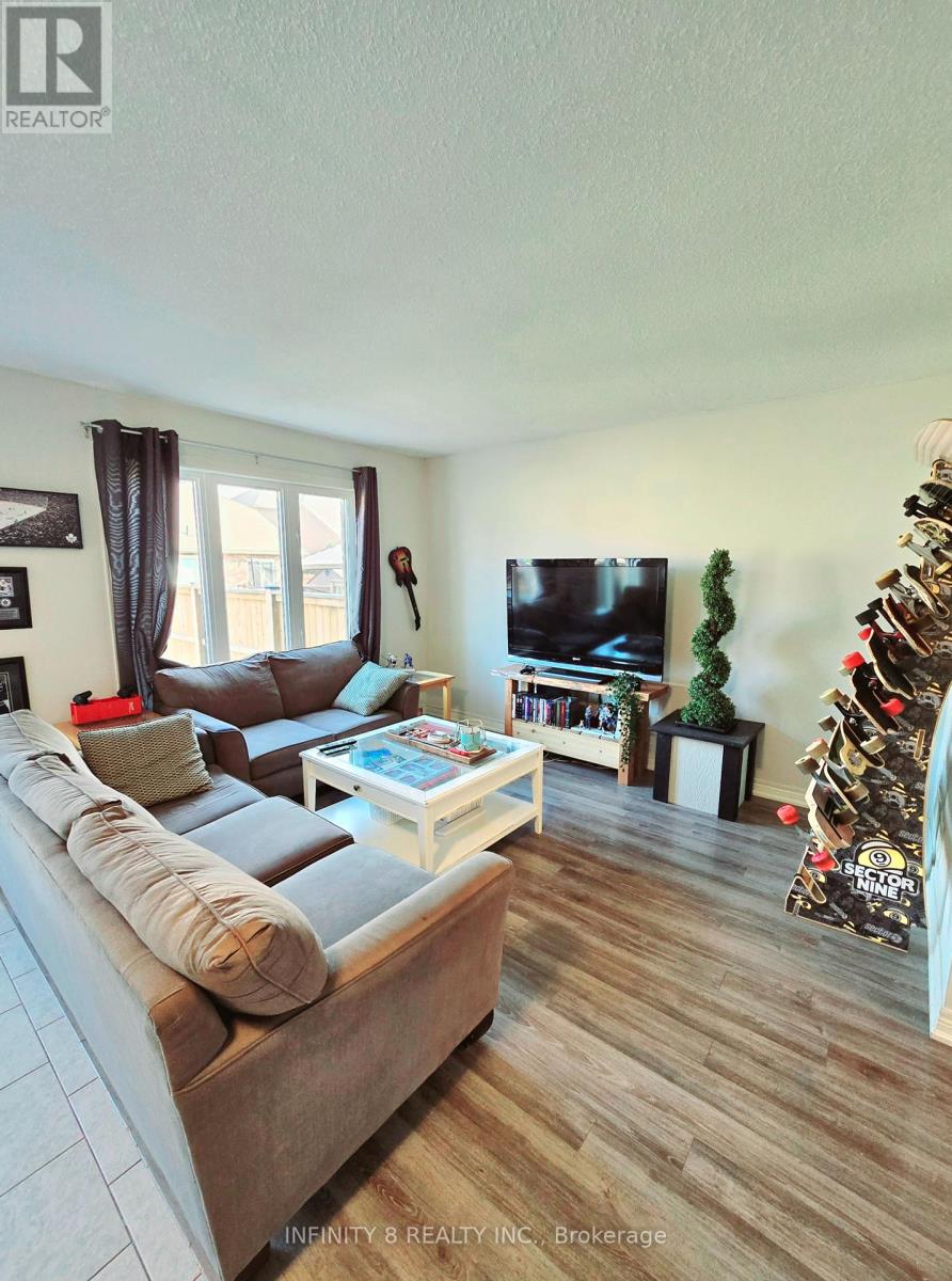 100 Roselawn Crescent, Welland (771 - Coyle Creek), Ontario  L3C 0C4 - Photo 3 - X11904944