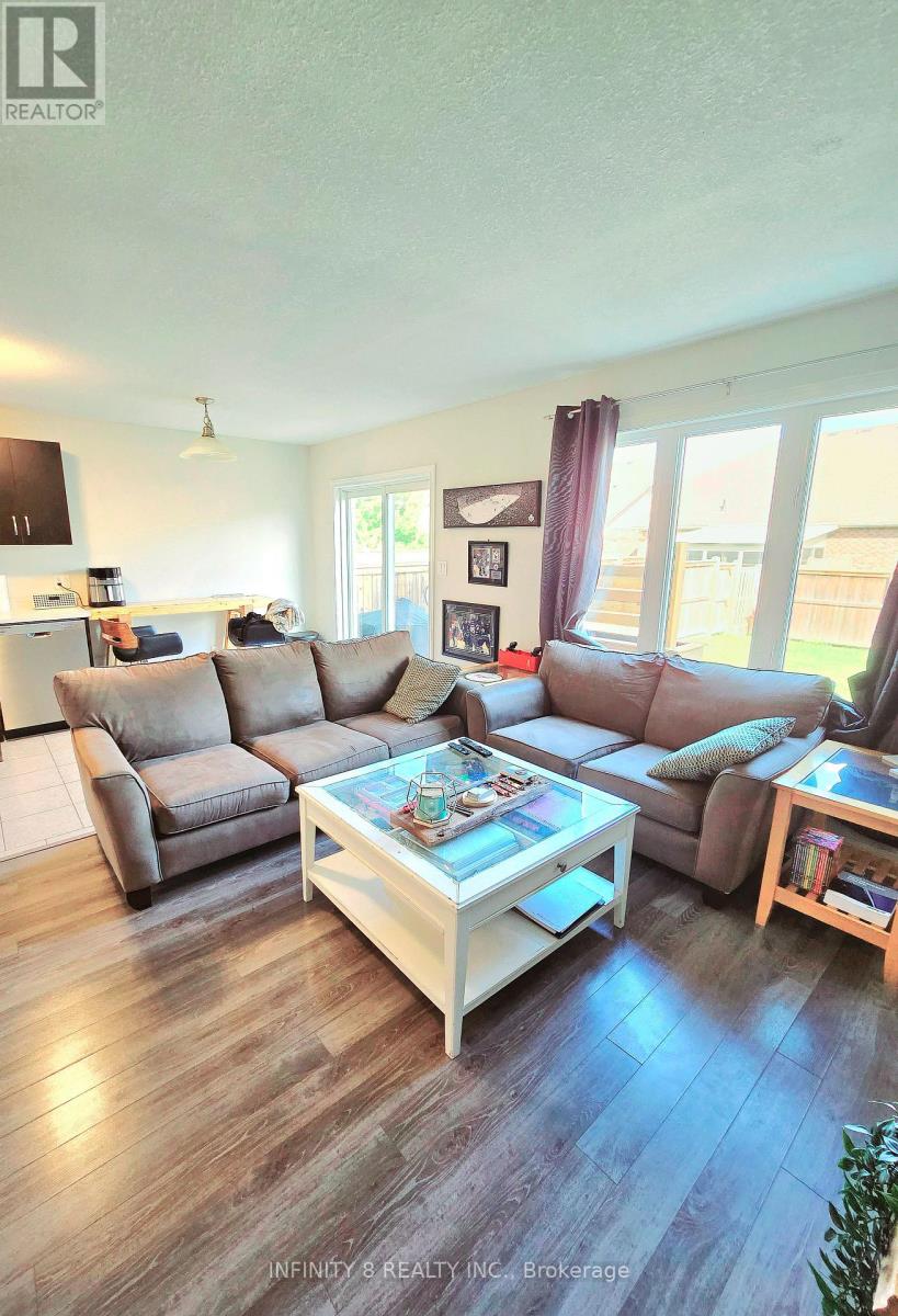 100 Roselawn Crescent, Welland (771 - Coyle Creek), Ontario  L3C 0C4 - Photo 5 - X11904944