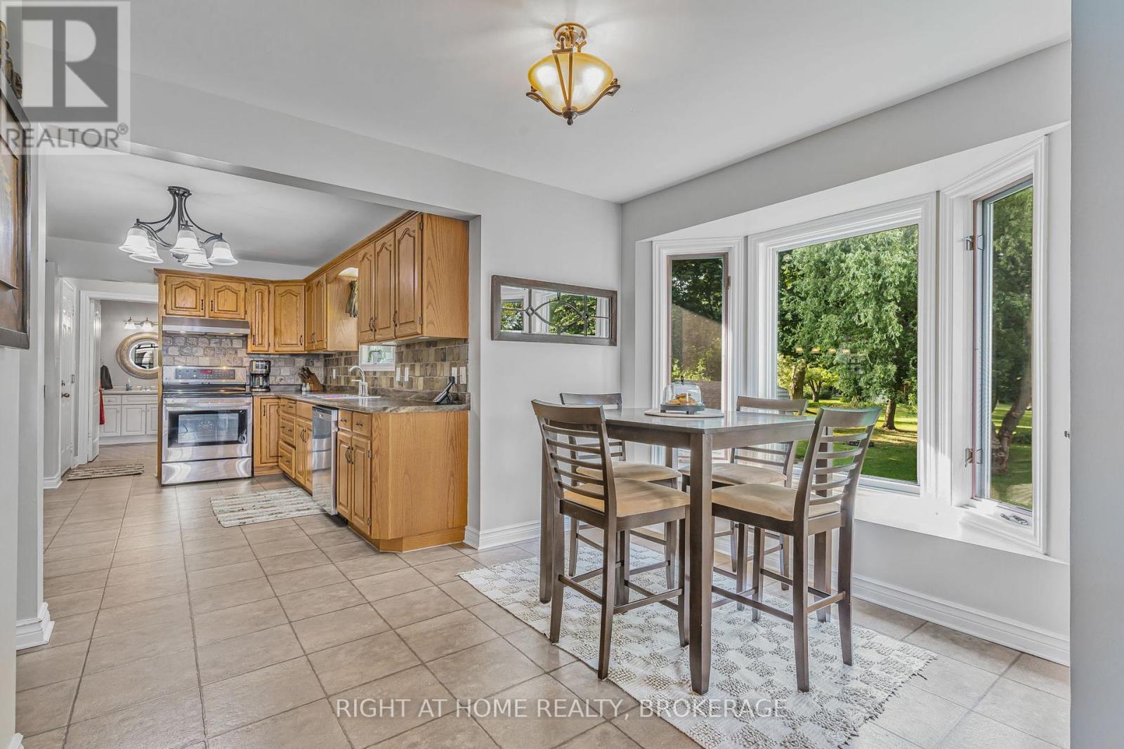 18 Topham Boulevard, Welland (N. Welland), Ontario  L3C 7E1 - Photo 11 - X11924199