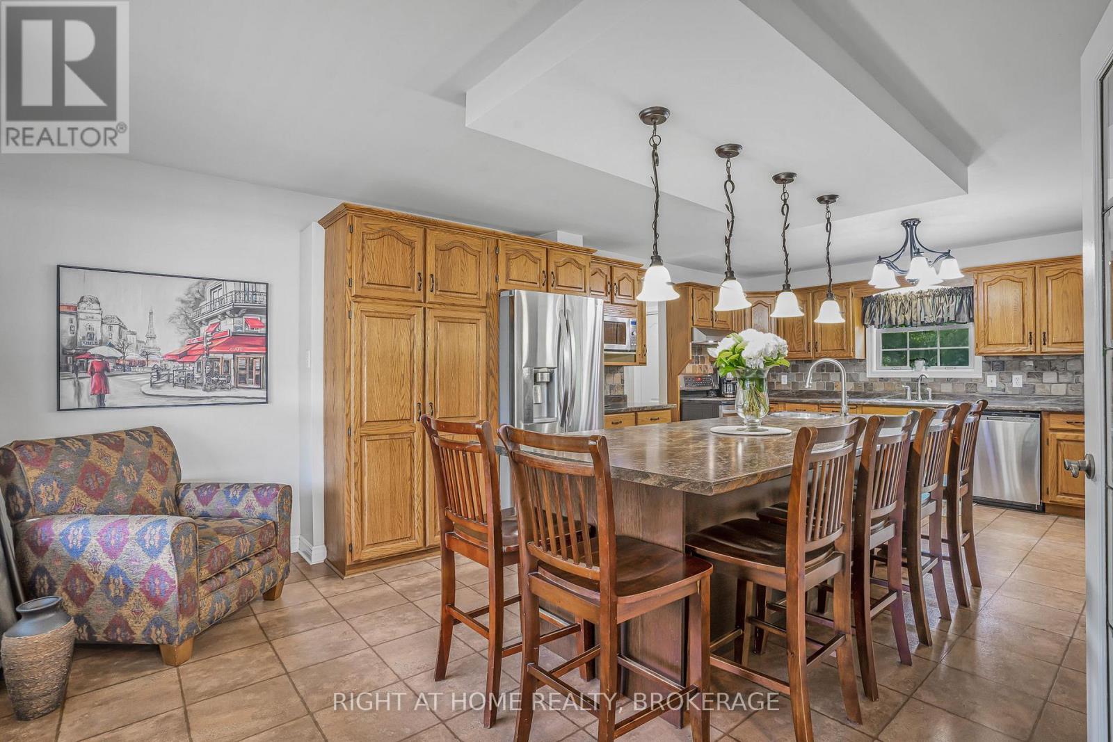 18 Topham Boulevard, Welland (N. Welland), Ontario  L3C 7E1 - Photo 4 - X11924199
