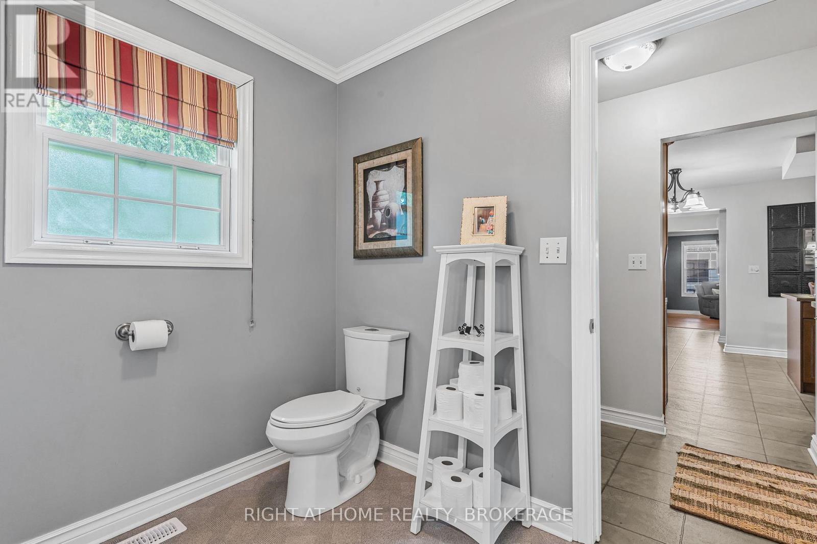 18 Topham Boulevard, Welland (N. Welland), Ontario  L3C 7E1 - Photo 9 - X11924199