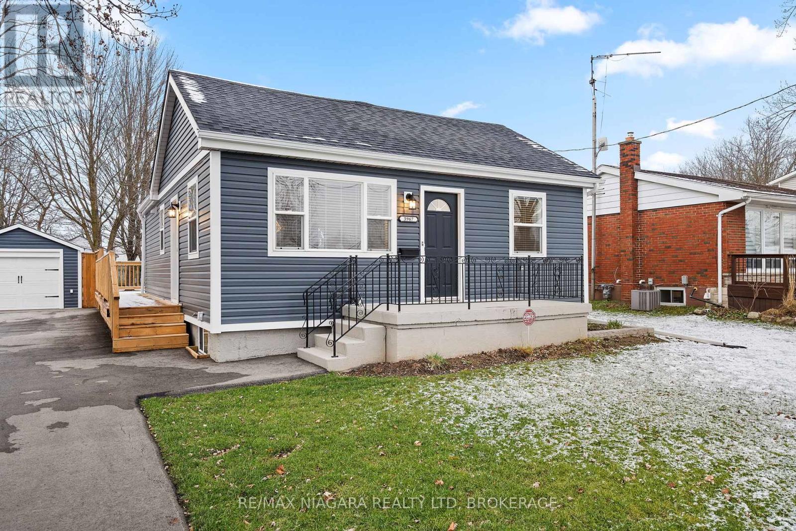 3967 WELLAND STREET, niagara falls (223 - chippawa), Ontario
