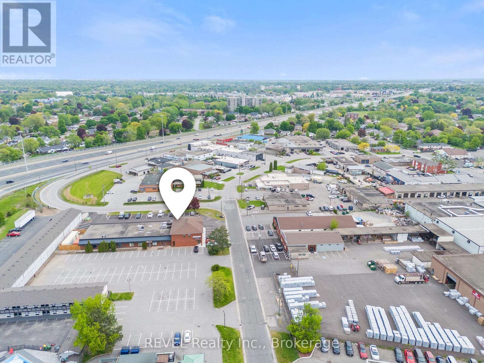100b - 36 Hiscott Street, St. Catharines (452 - Haig), Ontario  L2R 1C8 - Photo 2 - X11926259