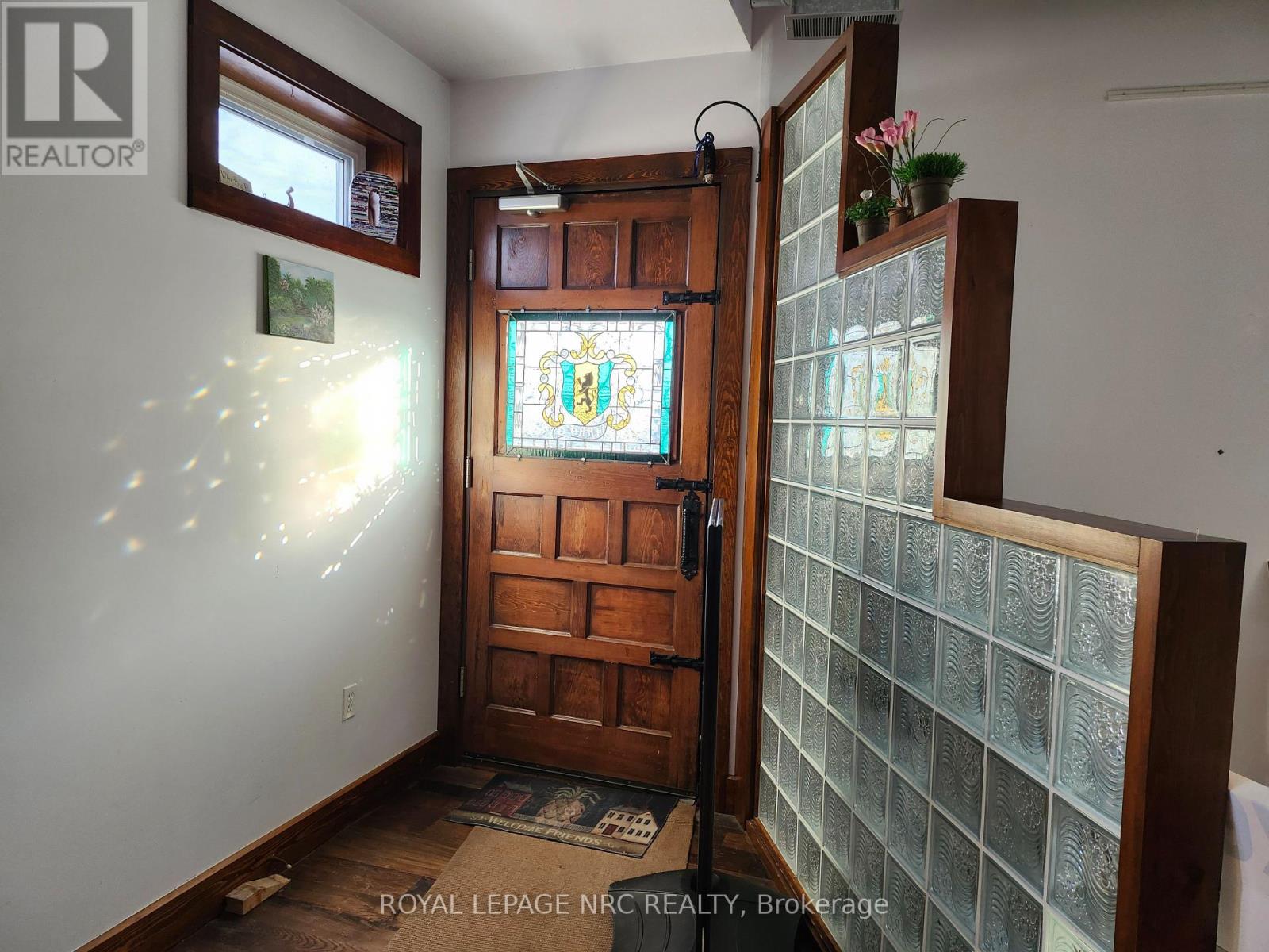 1 Clarence Street, Port Colborne (878 - Sugarloaf), Ontario  L3K 3E7 - Photo 10 - X11929872