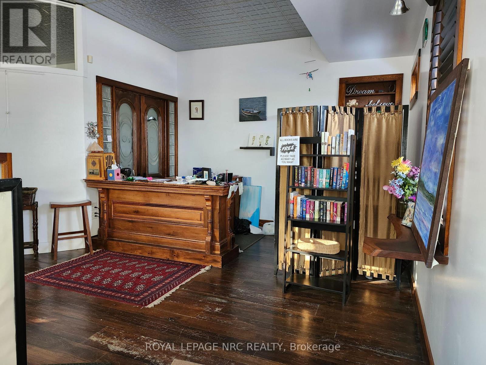 1 Clarence Street, Port Colborne (878 - Sugarloaf), Ontario  L3K 3E7 - Photo 11 - X11929872