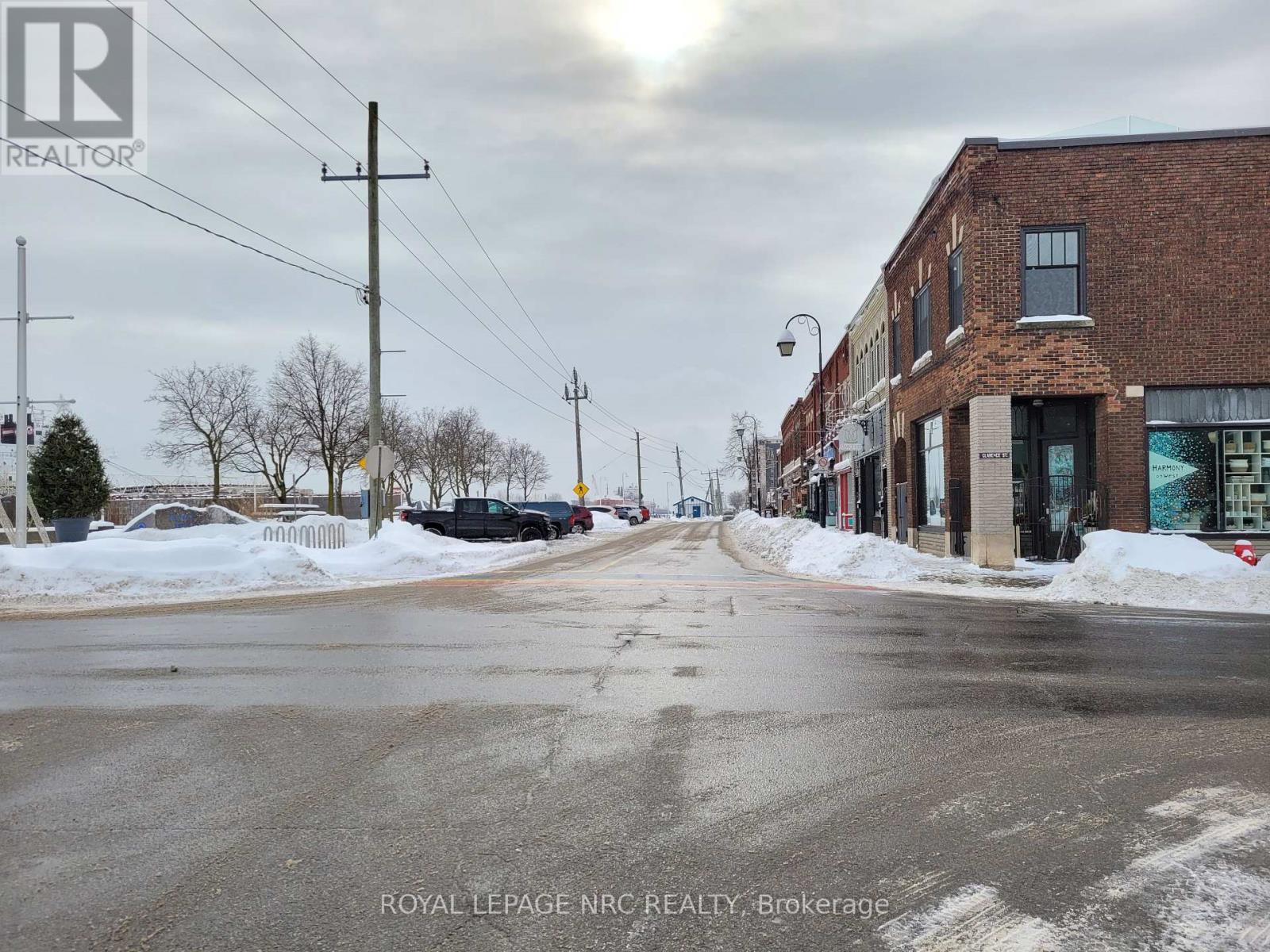 1 Clarence Street, Port Colborne (878 - Sugarloaf), Ontario  L3K 3E7 - Photo 9 - X11929872