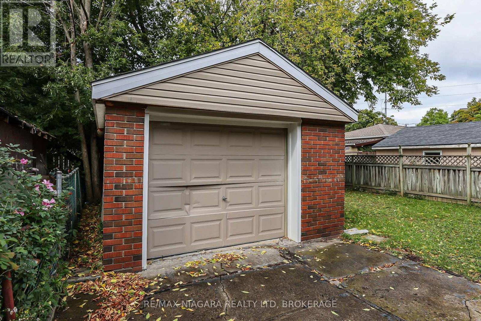 261 Vine Street, St. Catharines (446 - Fairview), Ontario  L2M 4T2 - Photo 34 - X11931503