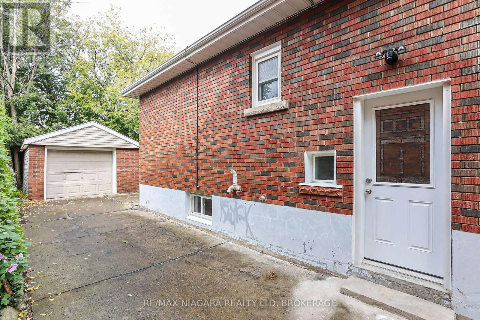 261 Vine Street, St. Catharines (446 - Fairview), Ontario  L2M 4T2 - Photo 35 - X11931503