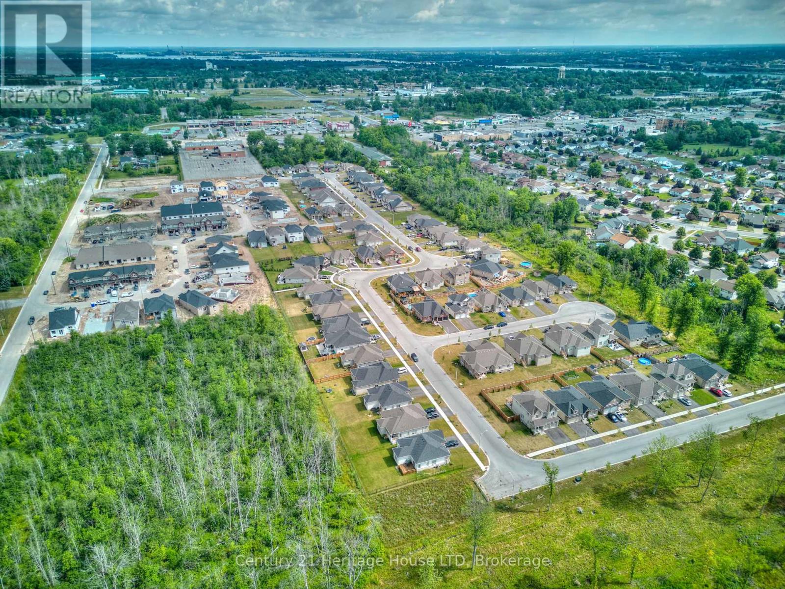 17 - 397 Garrison Road, Fort Erie (333 - Lakeshore), Ontario  L2A 1N1 - Photo 5 - X11936333