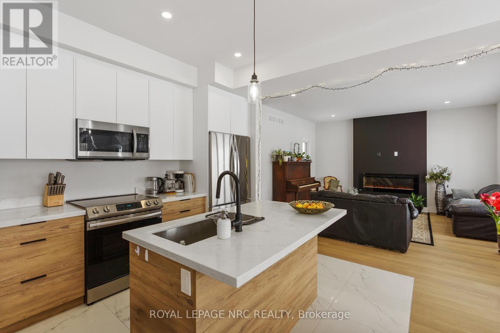 7384 Splendour Drive, Niagara Falls (222 - Brown), Ontario  L2H 3V8 - Photo 12 - X11943201
