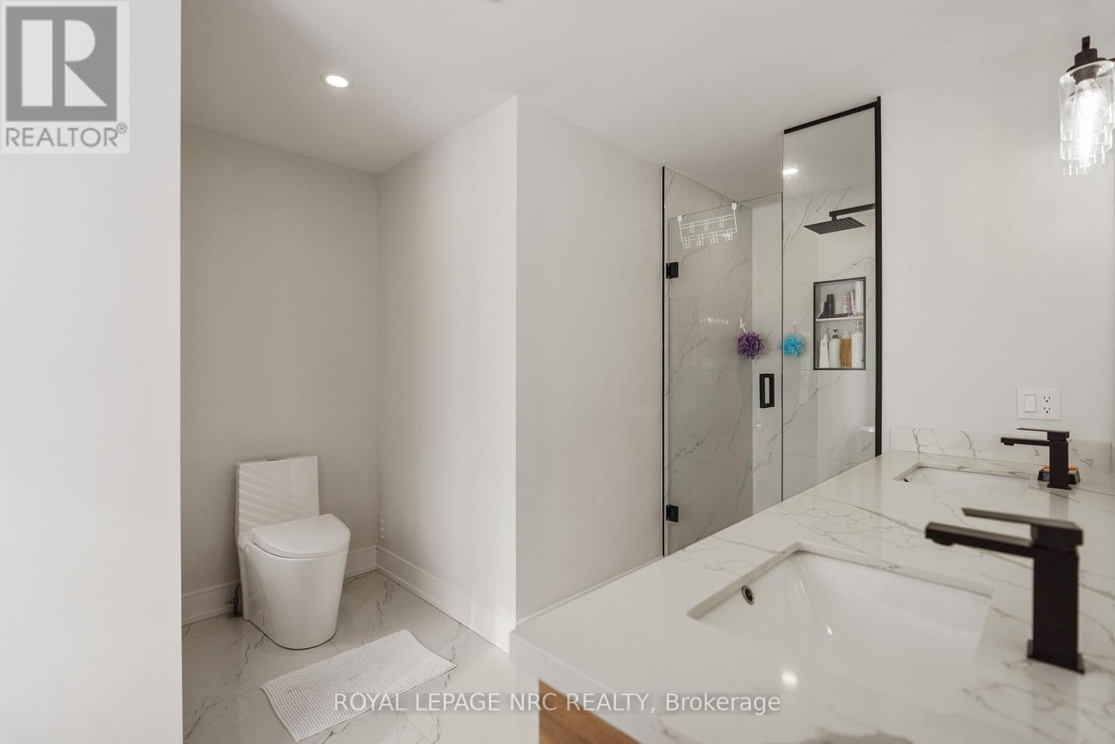 7384 Splendour Drive, Niagara Falls (222 - Brown), Ontario  L2H 3V8 - Photo 15 - X11943201
