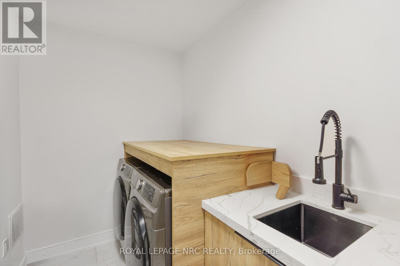 7384 Splendour Drive, Niagara Falls (222 - Brown), Ontario  L2H 3V8 - Photo 23 - X11943201