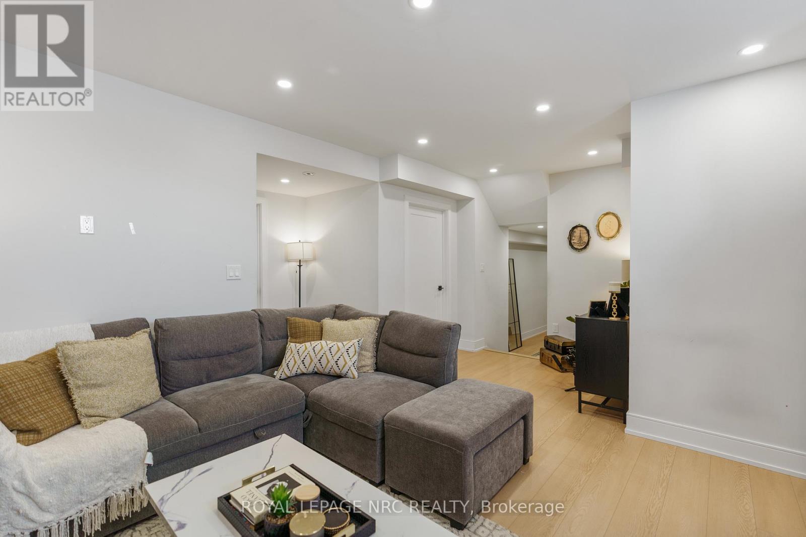 7384 Splendour Drive, Niagara Falls (222 - Brown), Ontario  L2H 3V8 - Photo 26 - X11943201