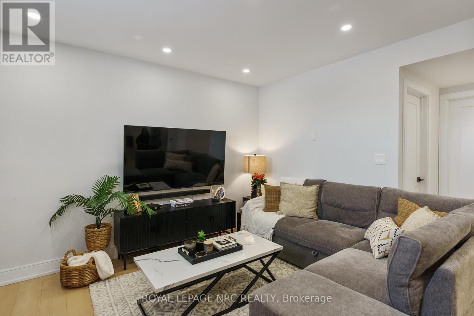 7384 Splendour Drive, Niagara Falls (222 - Brown), Ontario  L2H 3V8 - Photo 27 - X11943201