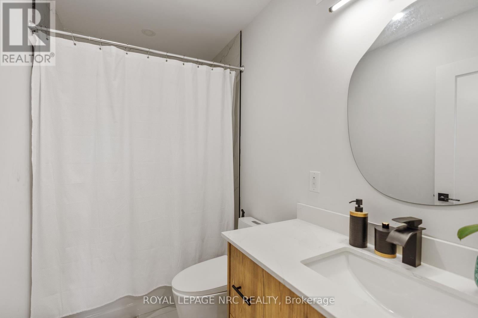 7384 Splendour Drive, Niagara Falls (222 - Brown), Ontario  L2H 3V8 - Photo 29 - X11943201