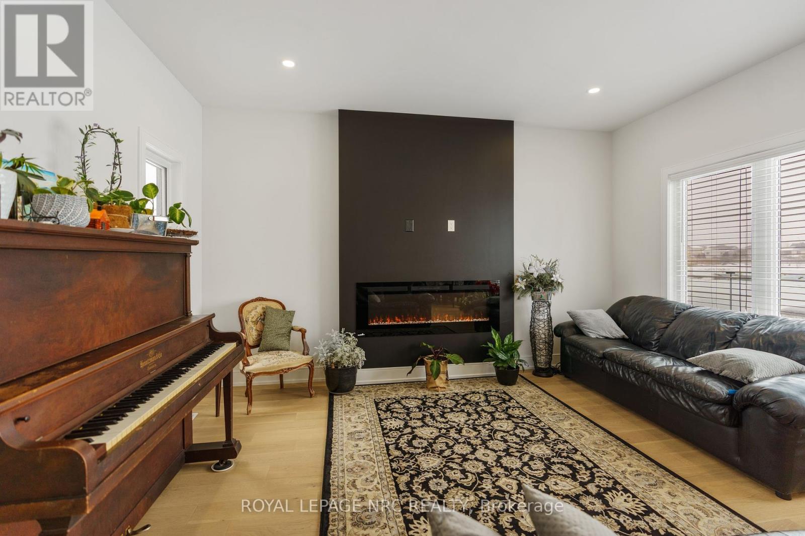 7384 Splendour Drive, Niagara Falls (222 - Brown), Ontario  L2H 3V8 - Photo 6 - X11943201