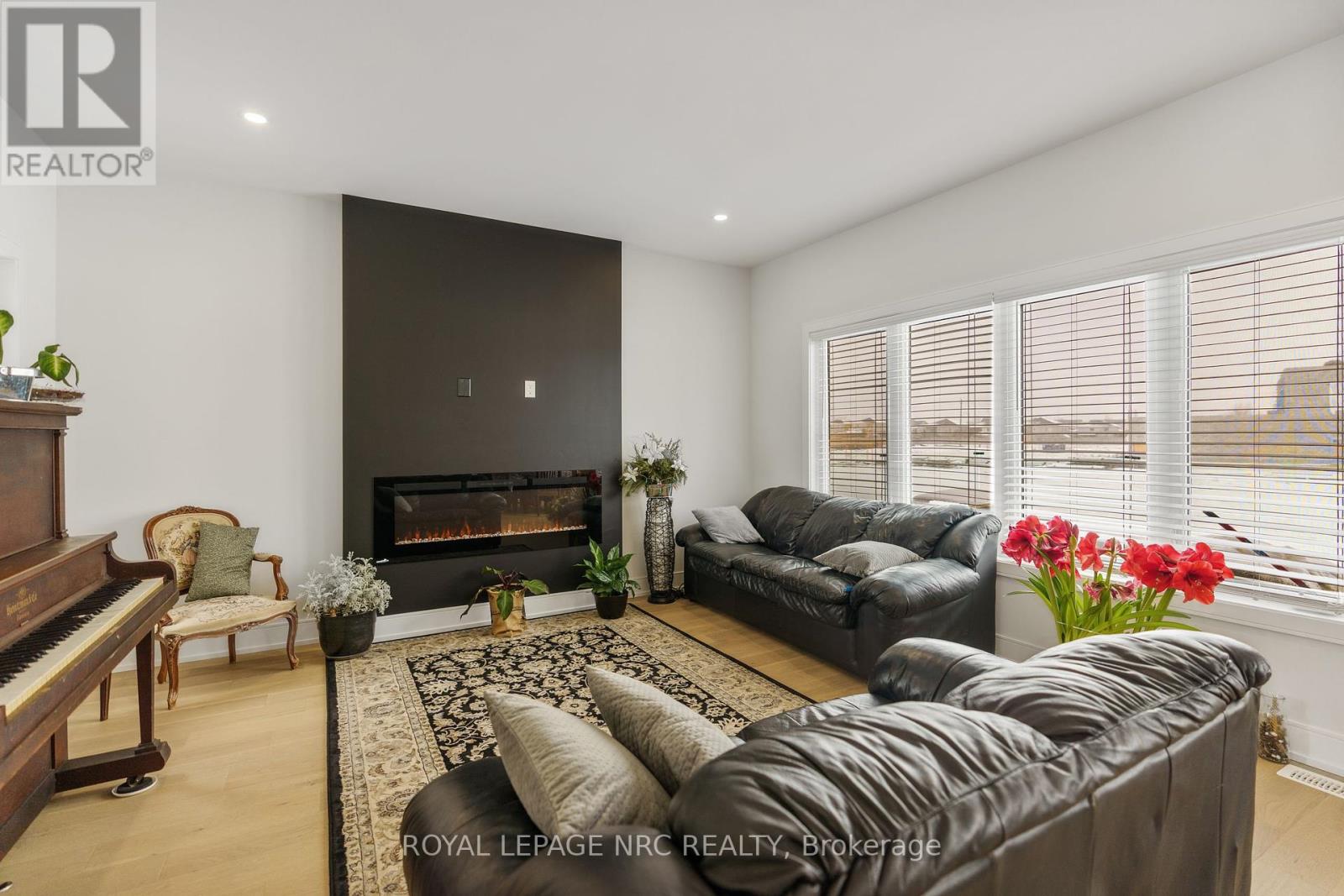 7384 Splendour Drive, Niagara Falls (222 - Brown), Ontario  L2H 3V8 - Photo 7 - X11943201