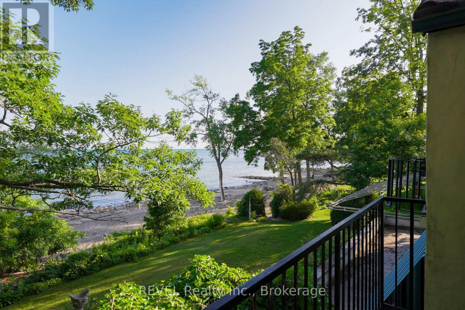 3307 Lakecrest Court, Fort Erie (335 - Ridgeway), Ontario  L0S 1N0 - Photo 2 - X11945533