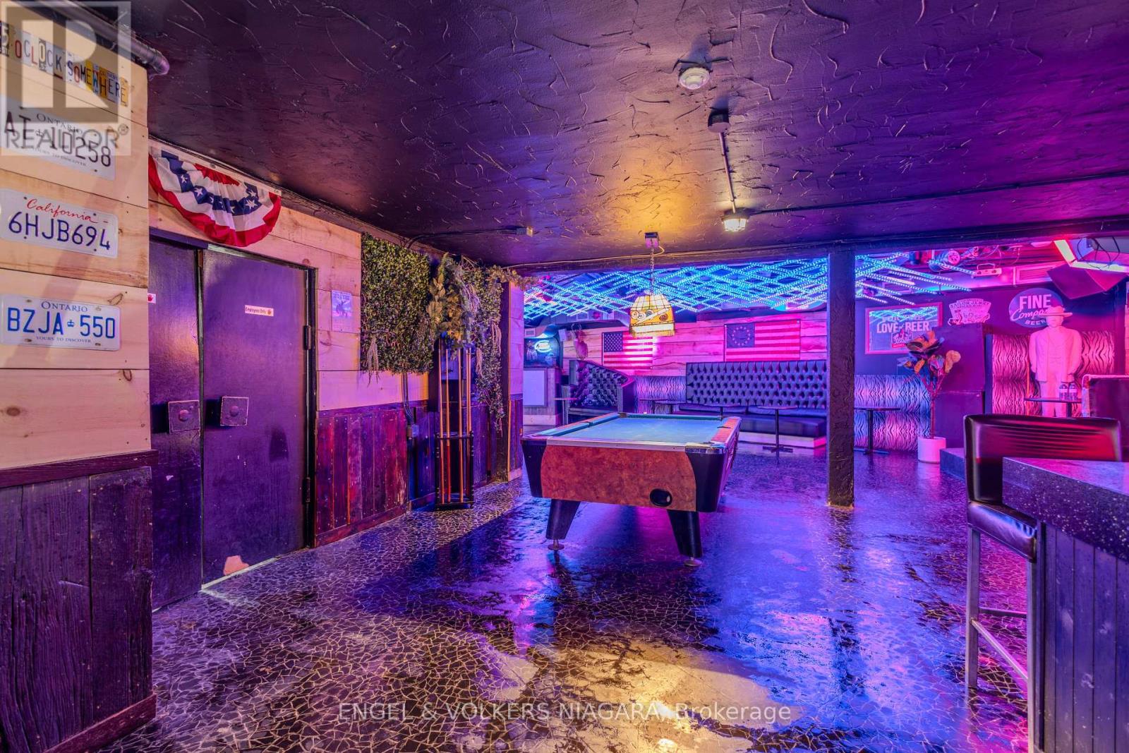 5355 Ferry Street, Niagara Falls (214 - Clifton Hill), Ontario  L2G 1R8 - Photo 5 - X11947613