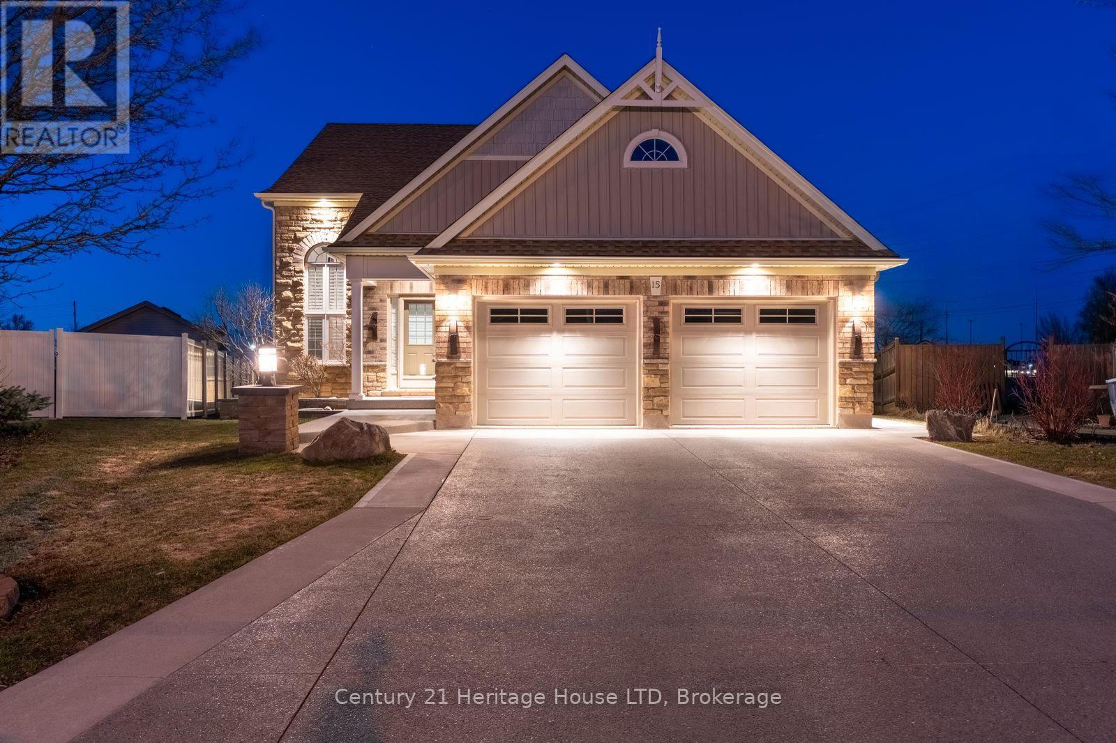15 AUBURN COURT, welland (773 - lincoln/crowland), Ontario