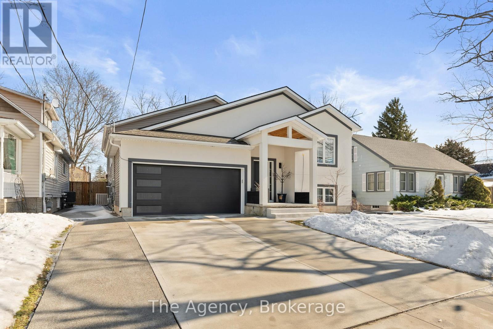 324 Thornwood Avenue, Fort Erie (335 - Ridgeway), Ontario  L0S 1N0 - Photo 2 - X11961340