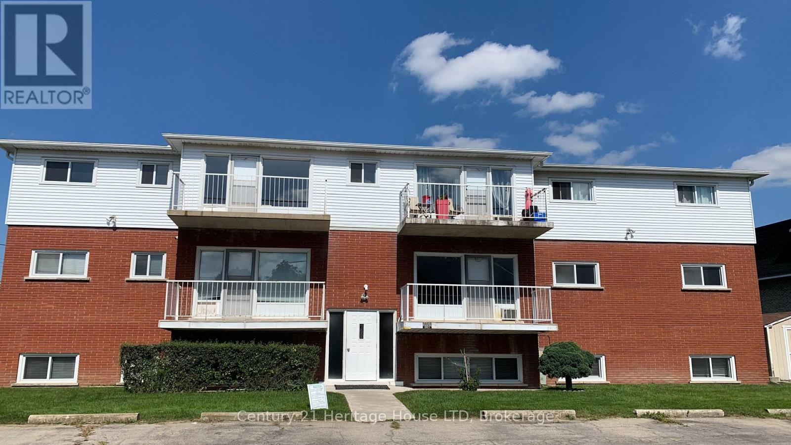 204 - 253 Fitch Street, Welland (769 - Prince Charles), Ontario  L3C 4W3 - Photo 8 - X11965113