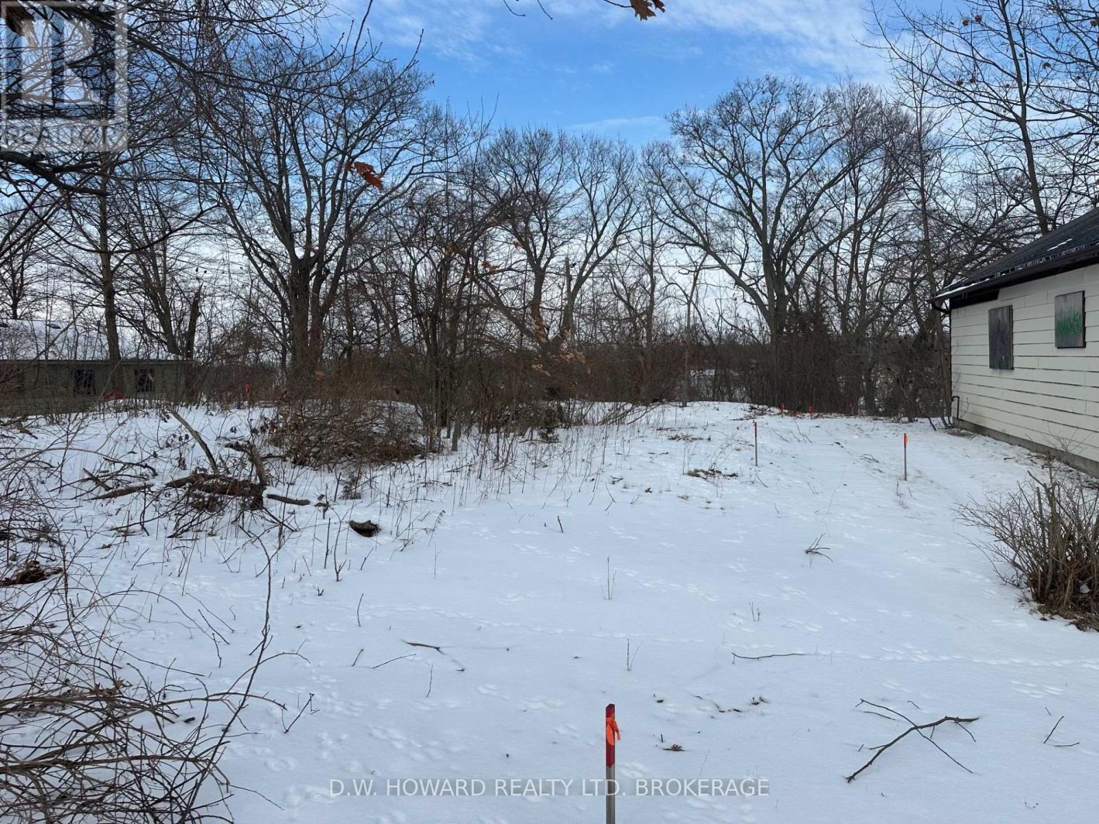 3888 Terrace Lane, Fort Erie (337 - Crystal Beach), Ontario  L0S 1B0 - Photo 2 - X11968144