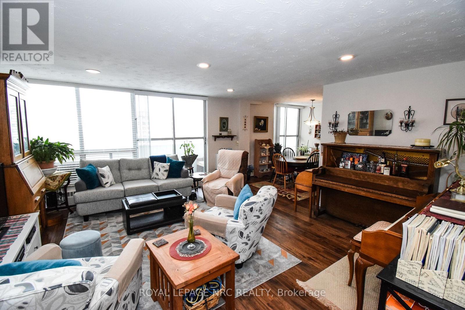 1107 - 35 Towering Heights Boulevard, St. Catharines (461 - Glendale/glenridge), Ontario  L2T 3G8 - Photo 3 - X11968785