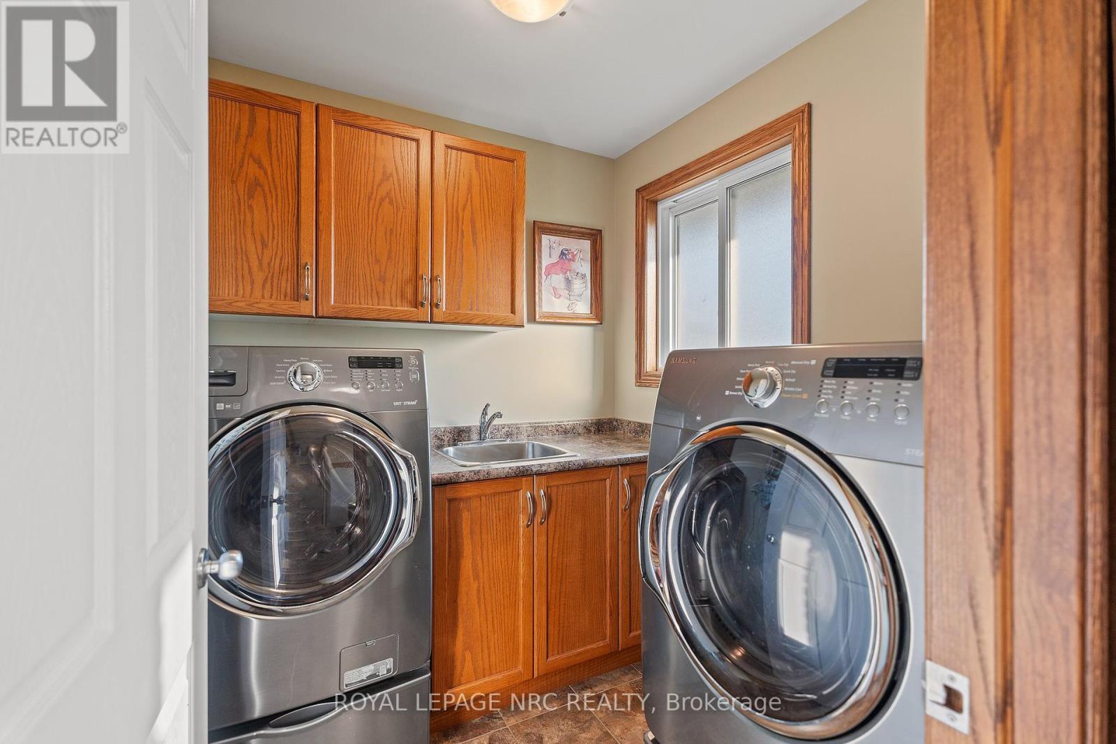 8350 Young Street, Grimsby (055 - Grimsby Escarpment), Ontario  L0R 1M0 - Photo 5 - X11968808