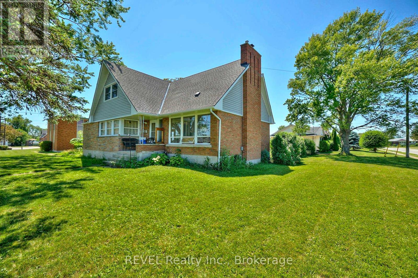 7205 Sharon Avenue, Niagara Falls (217 - Arad/fallsview), Ontario  L2G 5W8 - Photo 2 - X11970914