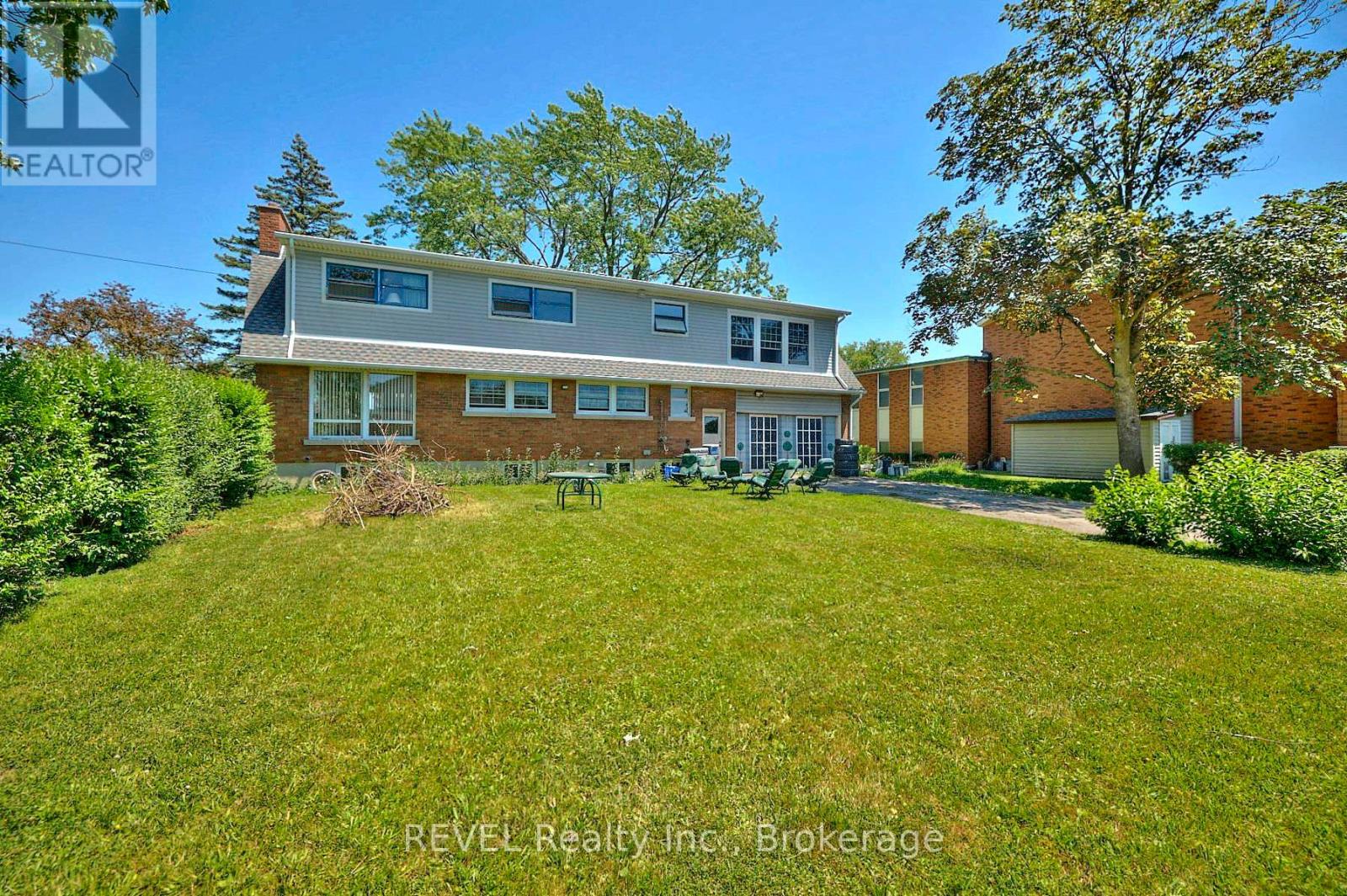 7205 Sharon Avenue, Niagara Falls (217 - Arad/fallsview), Ontario  L2G 5W8 - Photo 3 - X11970914