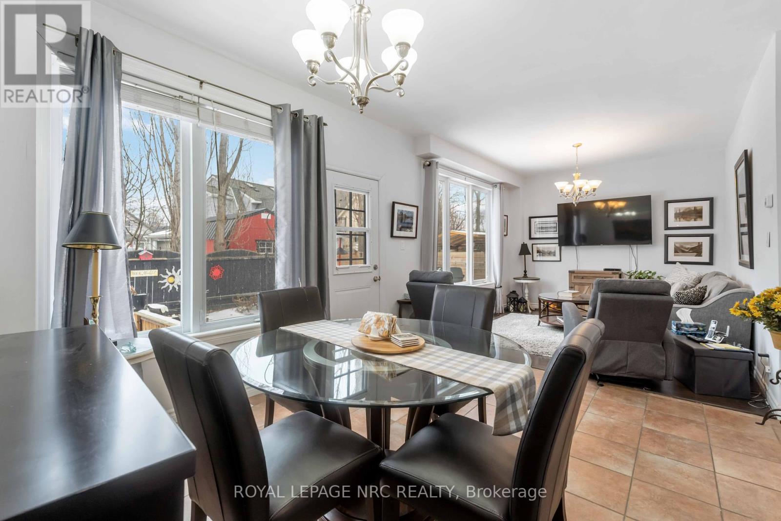 207 Cambridge Road E, Fort Erie (Crystal Beach), Ontario  L0S 1B0 - Photo 12 - X11971815