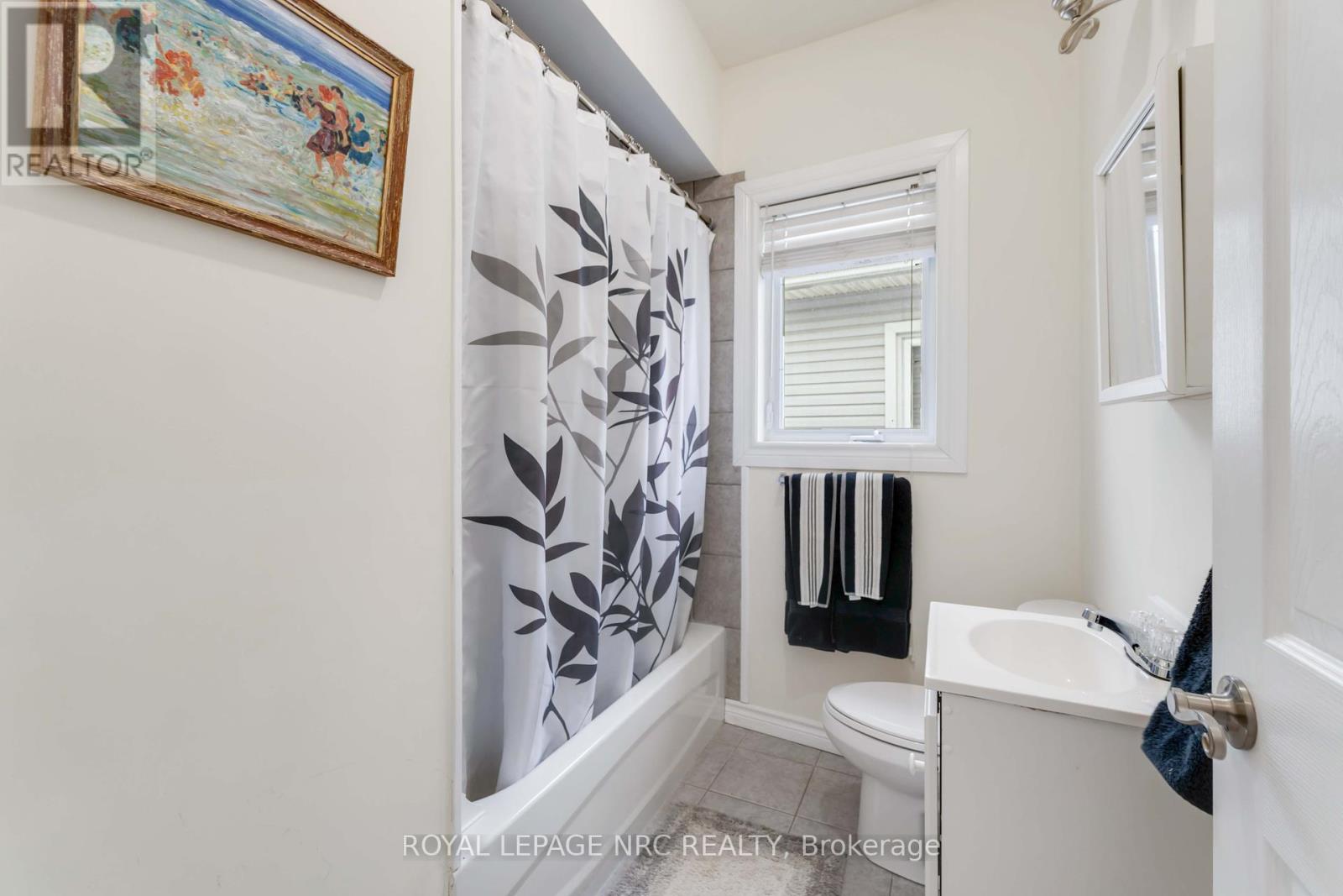 207 Cambridge Road E, Fort Erie (Crystal Beach), Ontario  L0S 1B0 - Photo 20 - X11971815