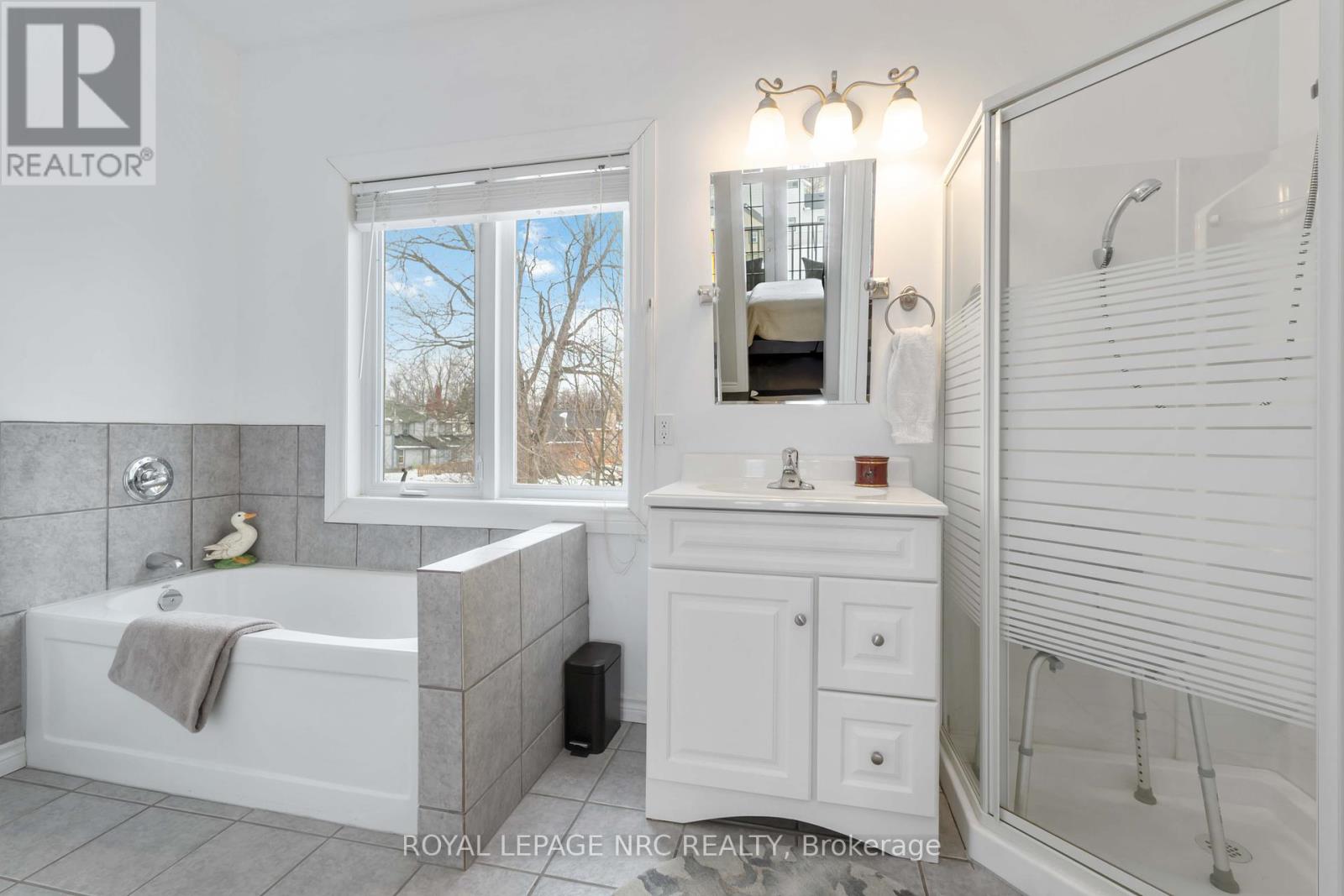 207 Cambridge Road E, Fort Erie (Crystal Beach), Ontario  L0S 1B0 - Photo 27 - X11971815