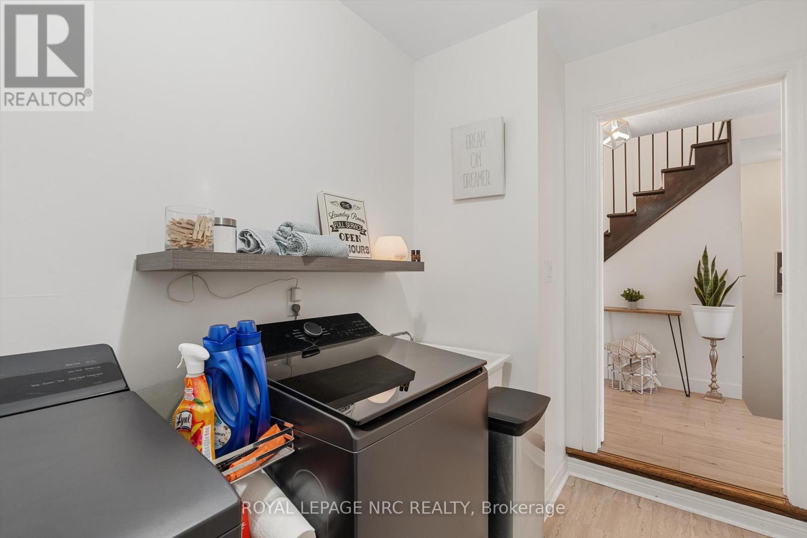6 Mackenzie King Avenue, St. Catharines (Secord Woods), Ontario  L2P 0A1 - Photo 13 - X11973043