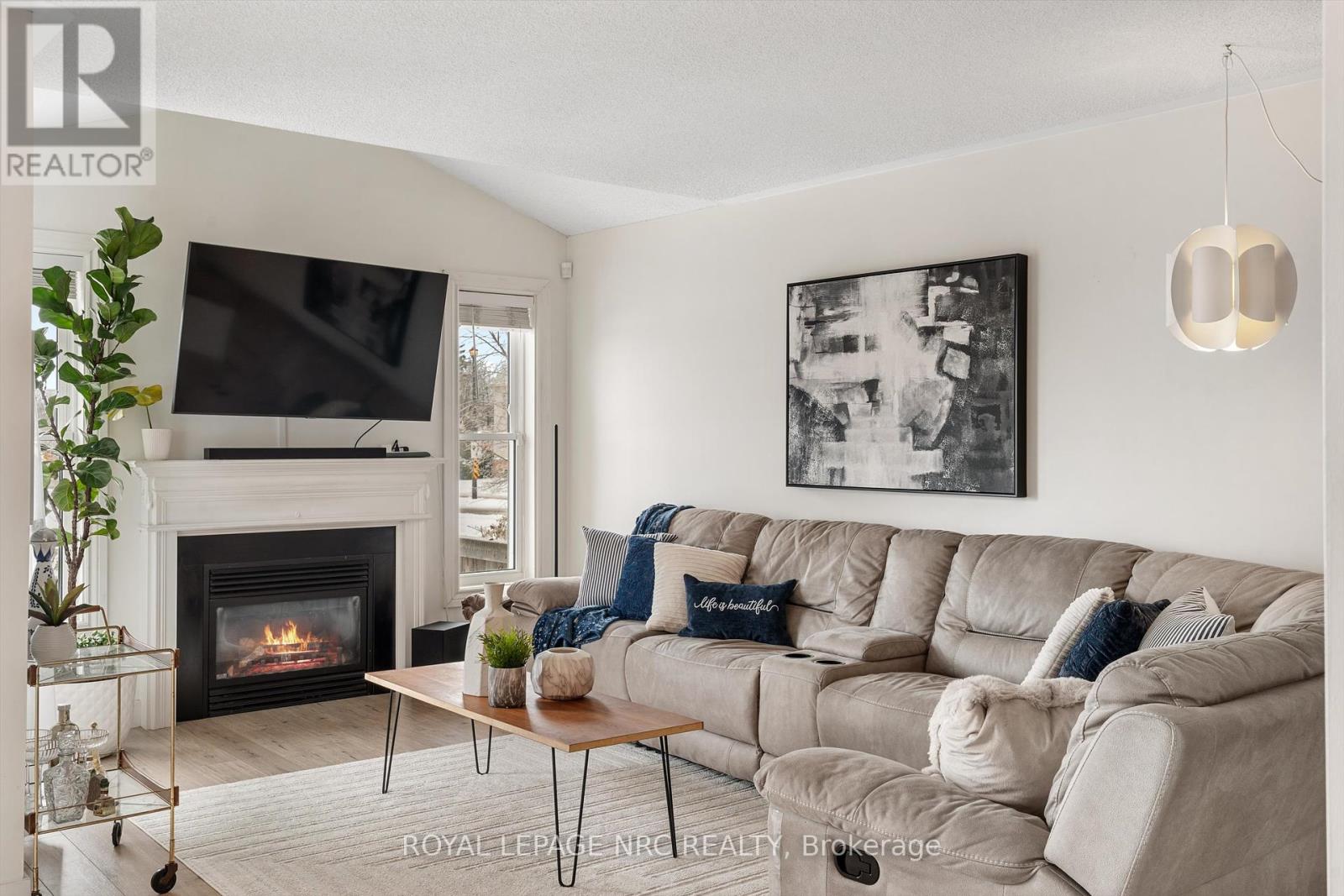 6 Mackenzie King Avenue, St. Catharines (Secord Woods), Ontario  L2P 0A1 - Photo 3 - X11973043