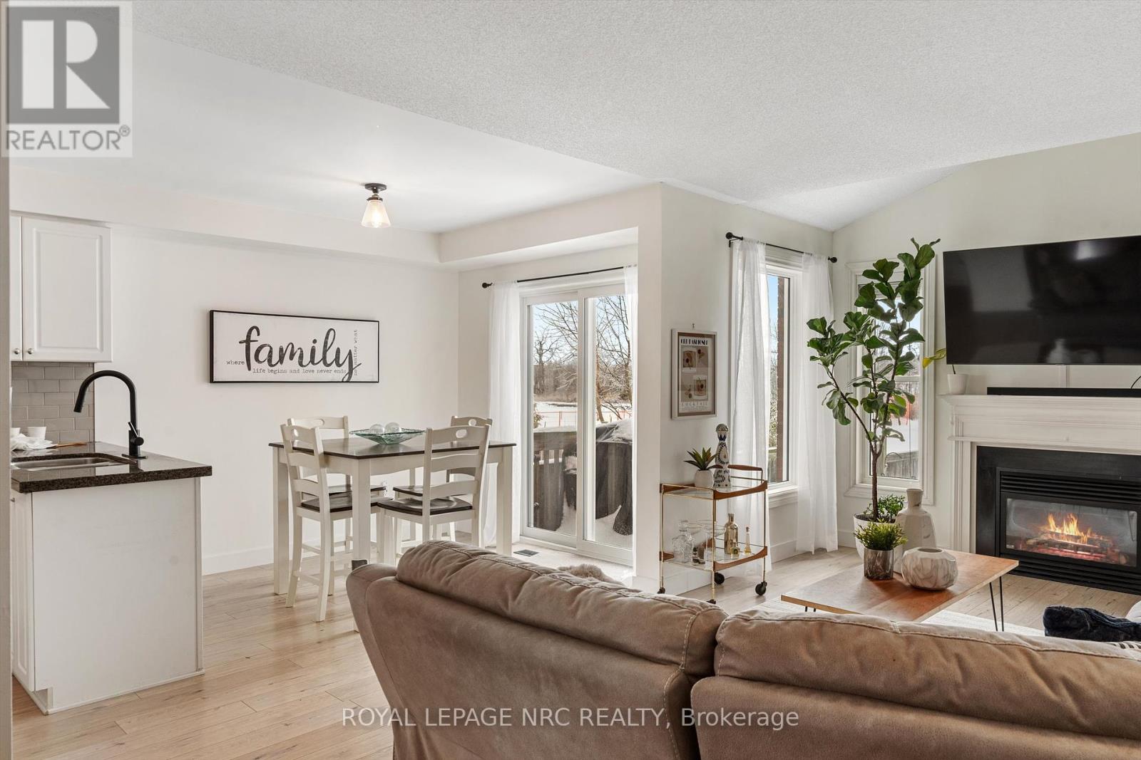 6 Mackenzie King Avenue, St. Catharines (Secord Woods), Ontario  L2P 0A1 - Photo 4 - X11973043