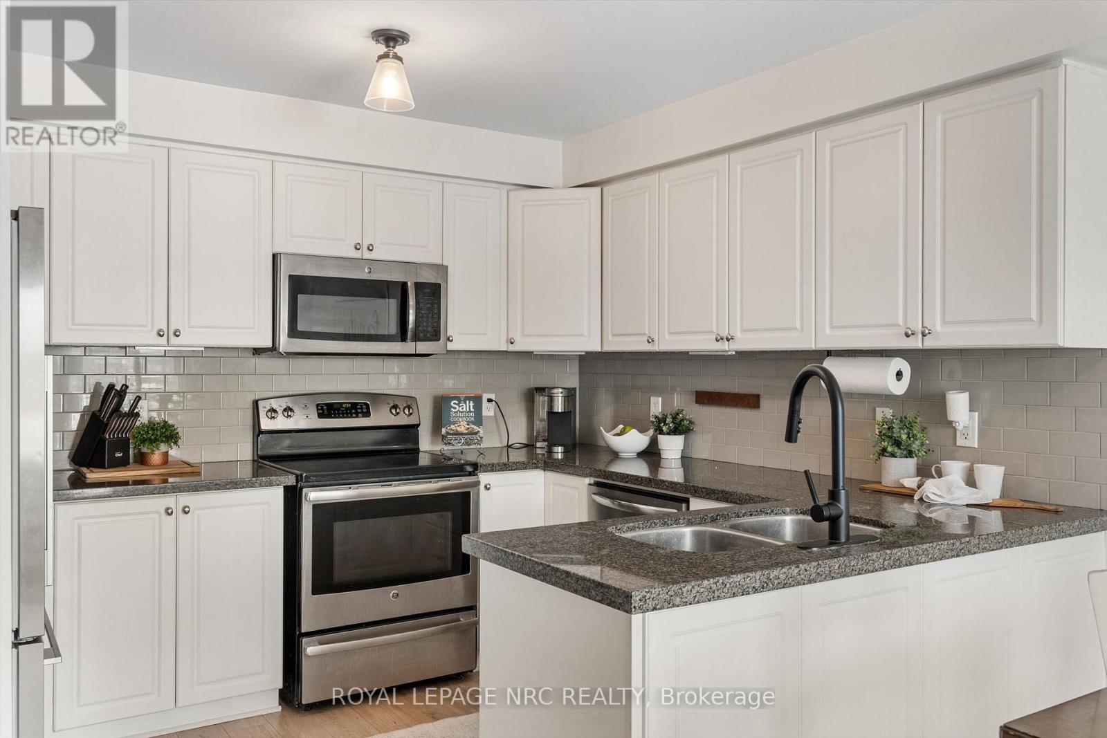 6 Mackenzie King Avenue, St. Catharines (Secord Woods), Ontario  L2P 0A1 - Photo 6 - X11973043