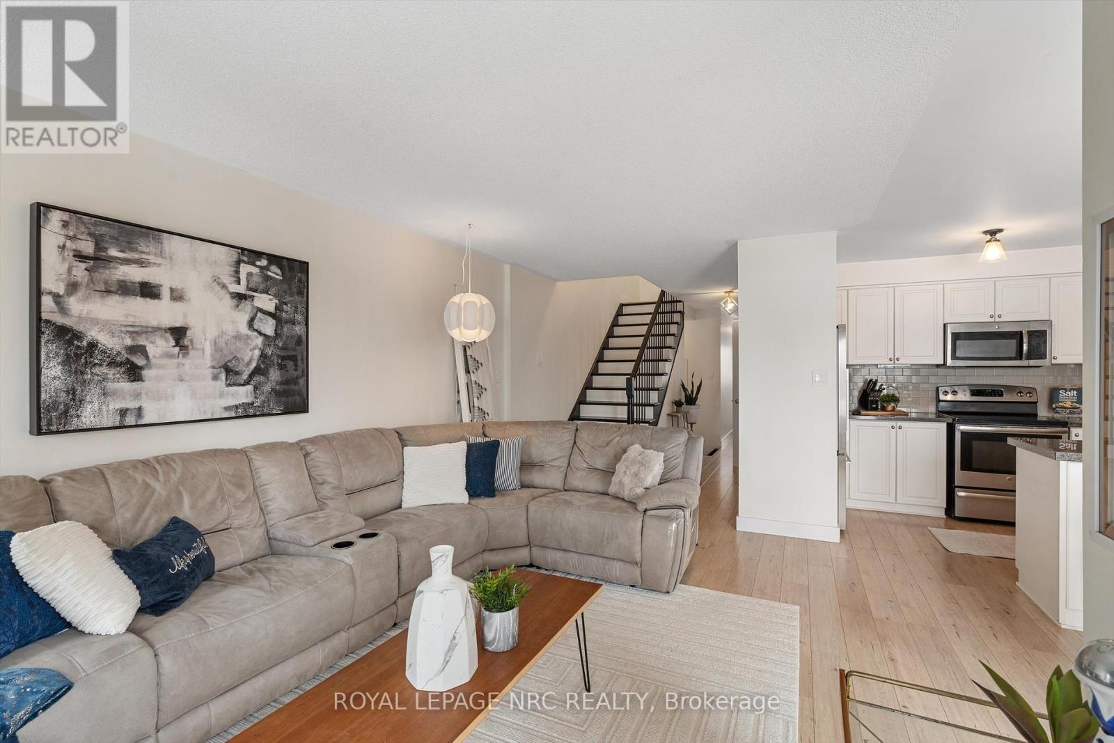 6 Mackenzie King Avenue, St. Catharines (Secord Woods), Ontario  L2P 0A1 - Photo 7 - X11973043