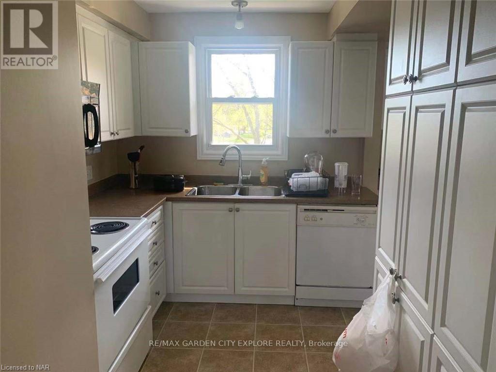 3 - 358-360 Glenridge Avenue, St. Catharines (461 - Glendale/glenridge), Ontario  L2T 3K7 - Photo 2 - X11982568