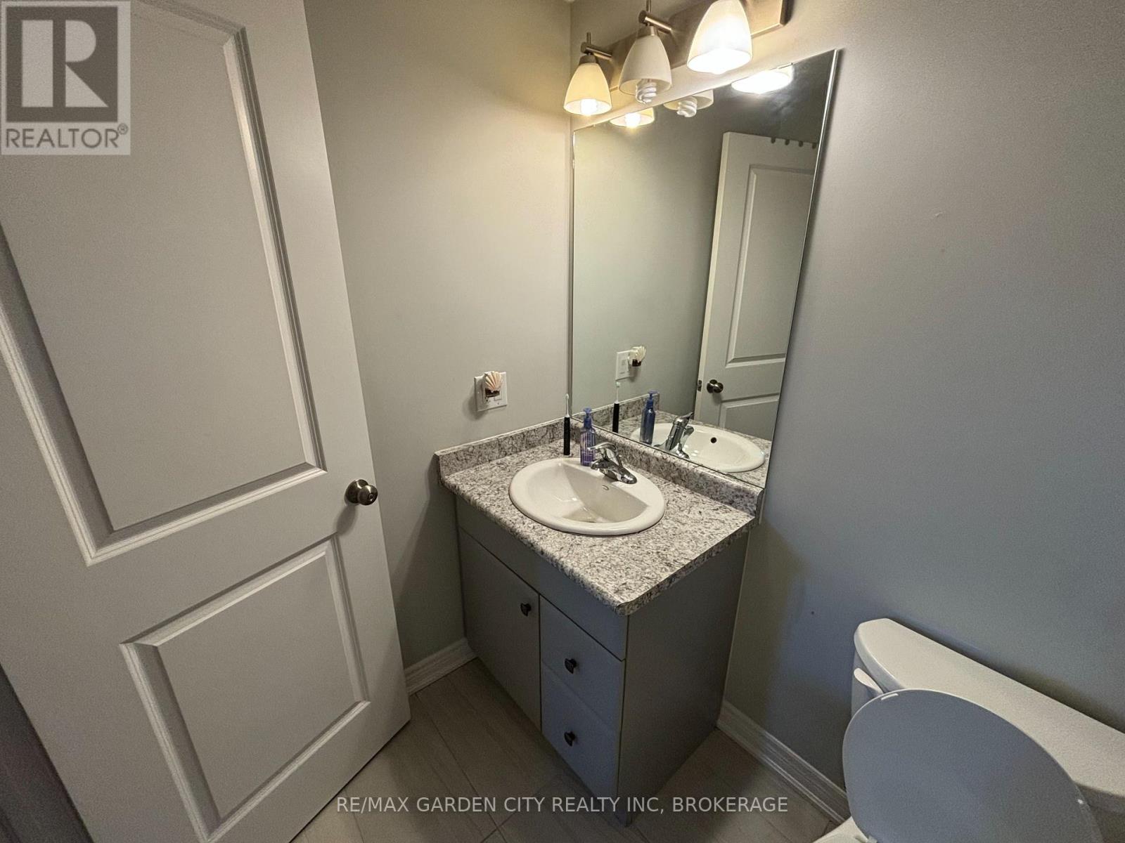 34 Bounty Avenue, Thorold (560 - Rolling Meadows), Ontario  L2V 0H3 - Photo 28 - X11983833