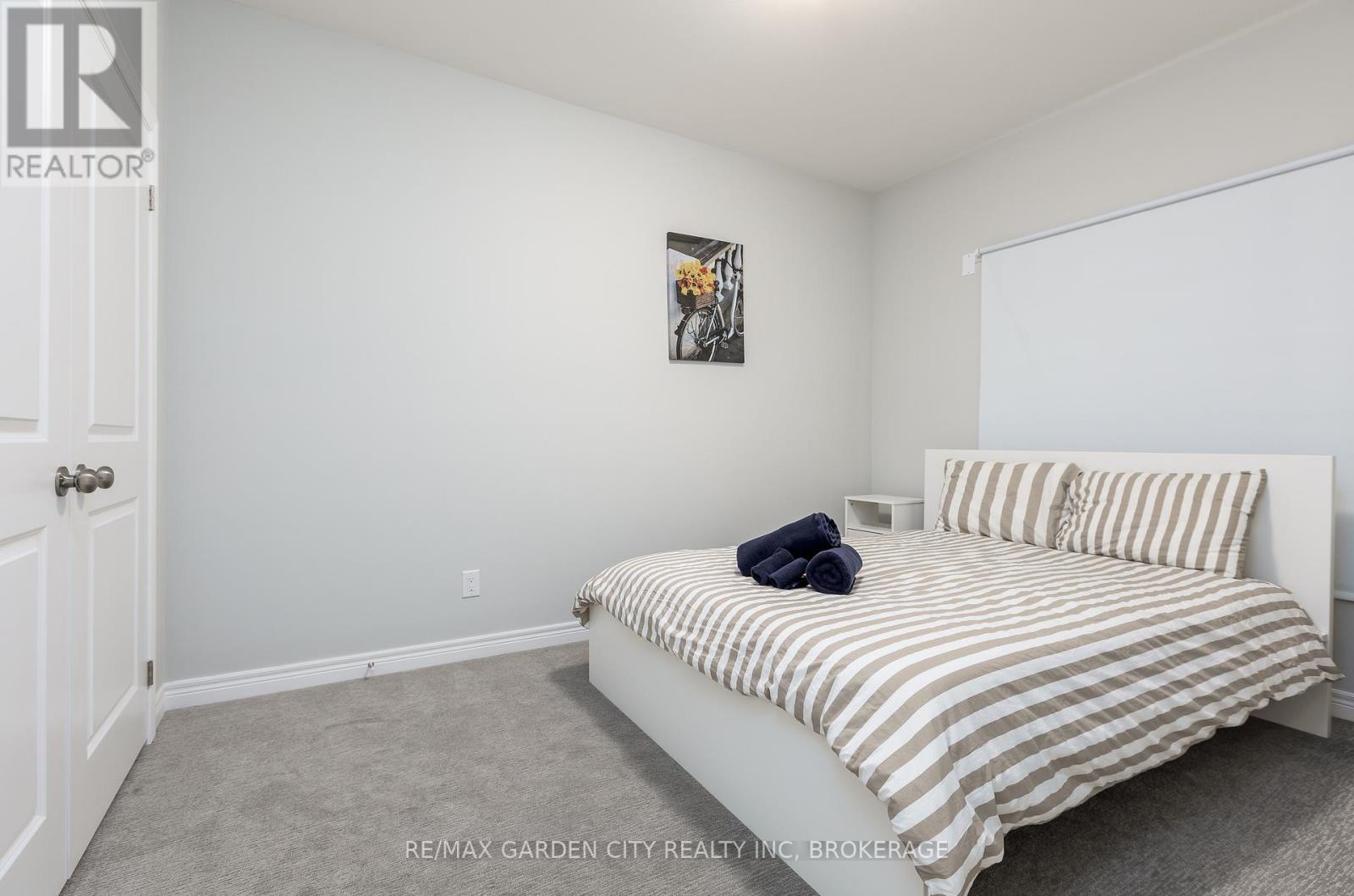 34 Bounty Avenue, Thorold (560 - Rolling Meadows), Ontario  L2V 0H3 - Photo 4 - X11983833