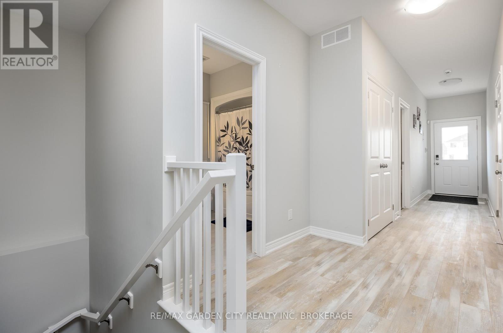 34 Bounty Avenue, Thorold (560 - Rolling Meadows), Ontario  L2V 0H3 - Photo 6 - X11983833